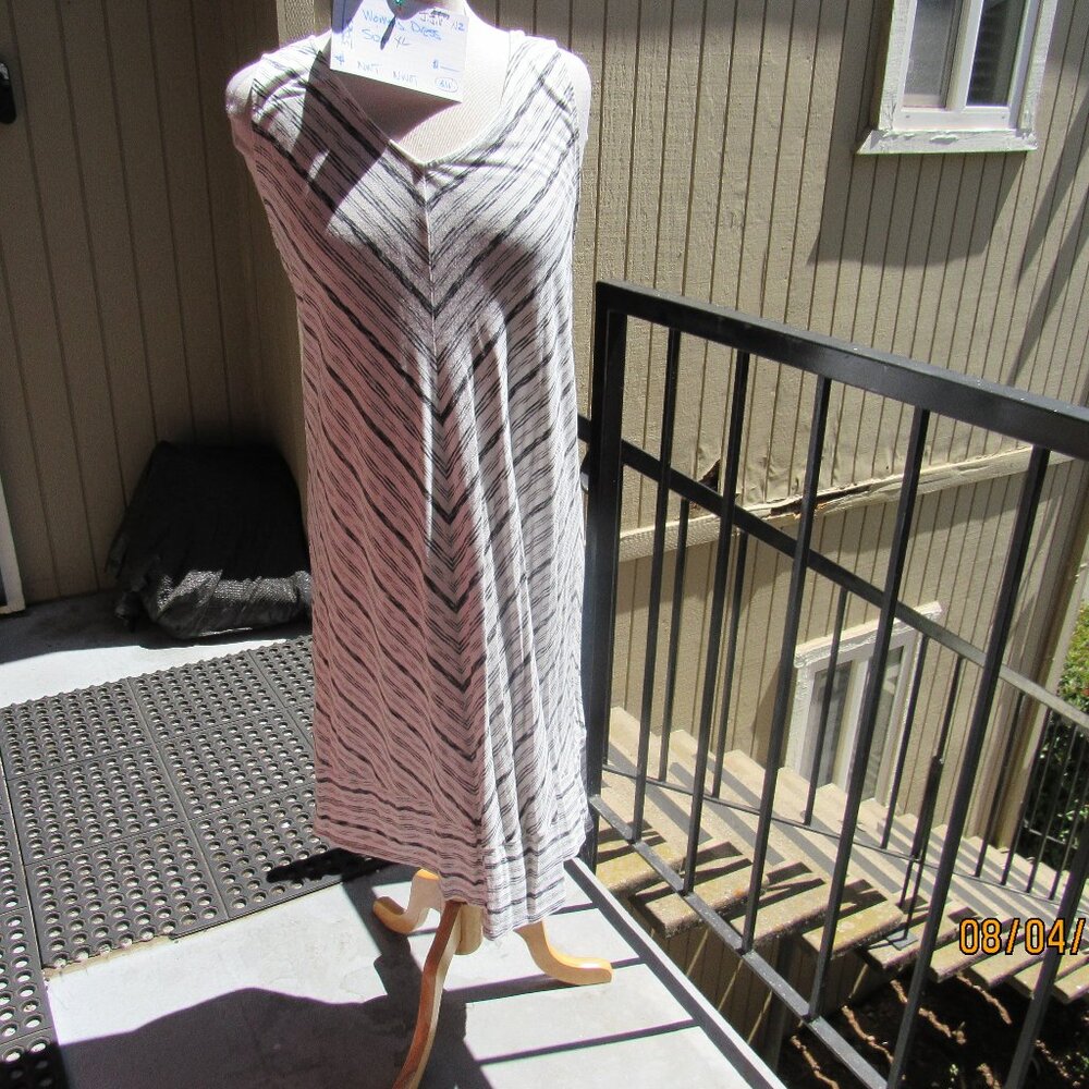 WOMEN'S SUMMER DRESS BY J. JILL (SIZE XL)